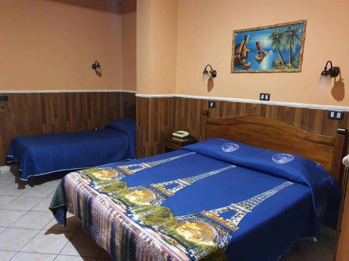Hotel Caribe Casalnuovo Di Napoli Buitenkant foto