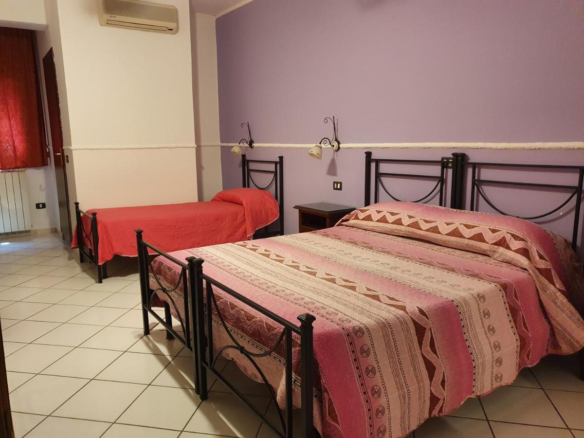Hotel Caribe Casalnuovo Di Napoli Buitenkant foto