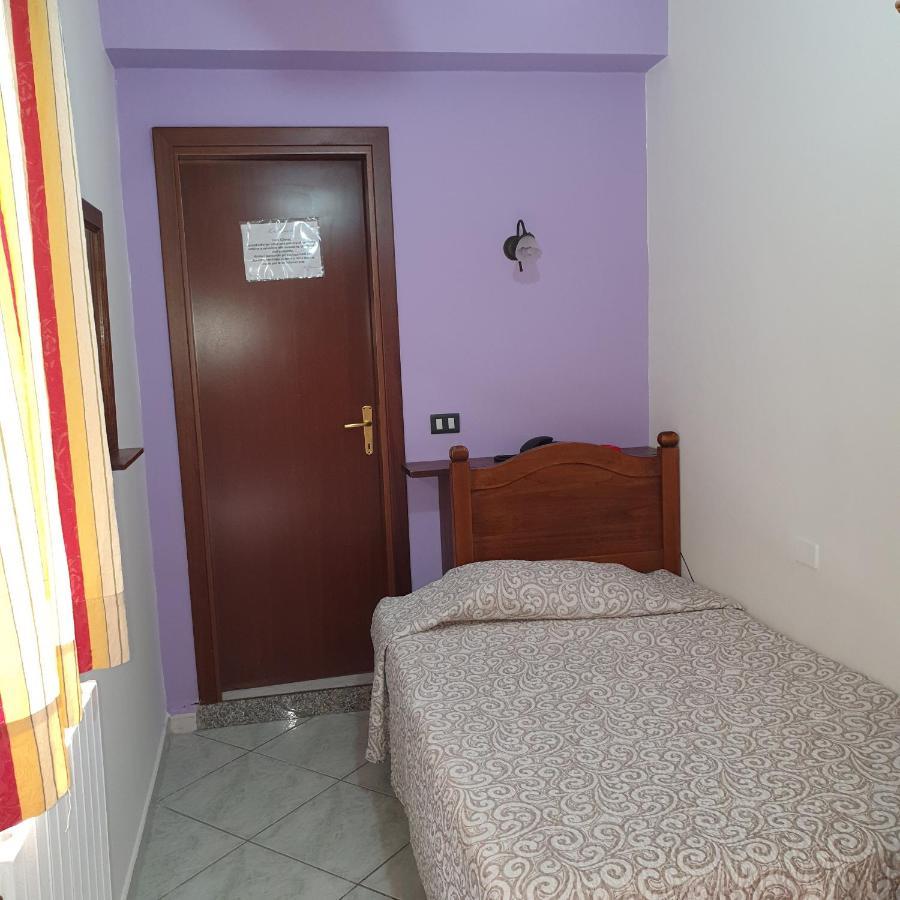 Hotel Caribe Casalnuovo Di Napoli Buitenkant foto