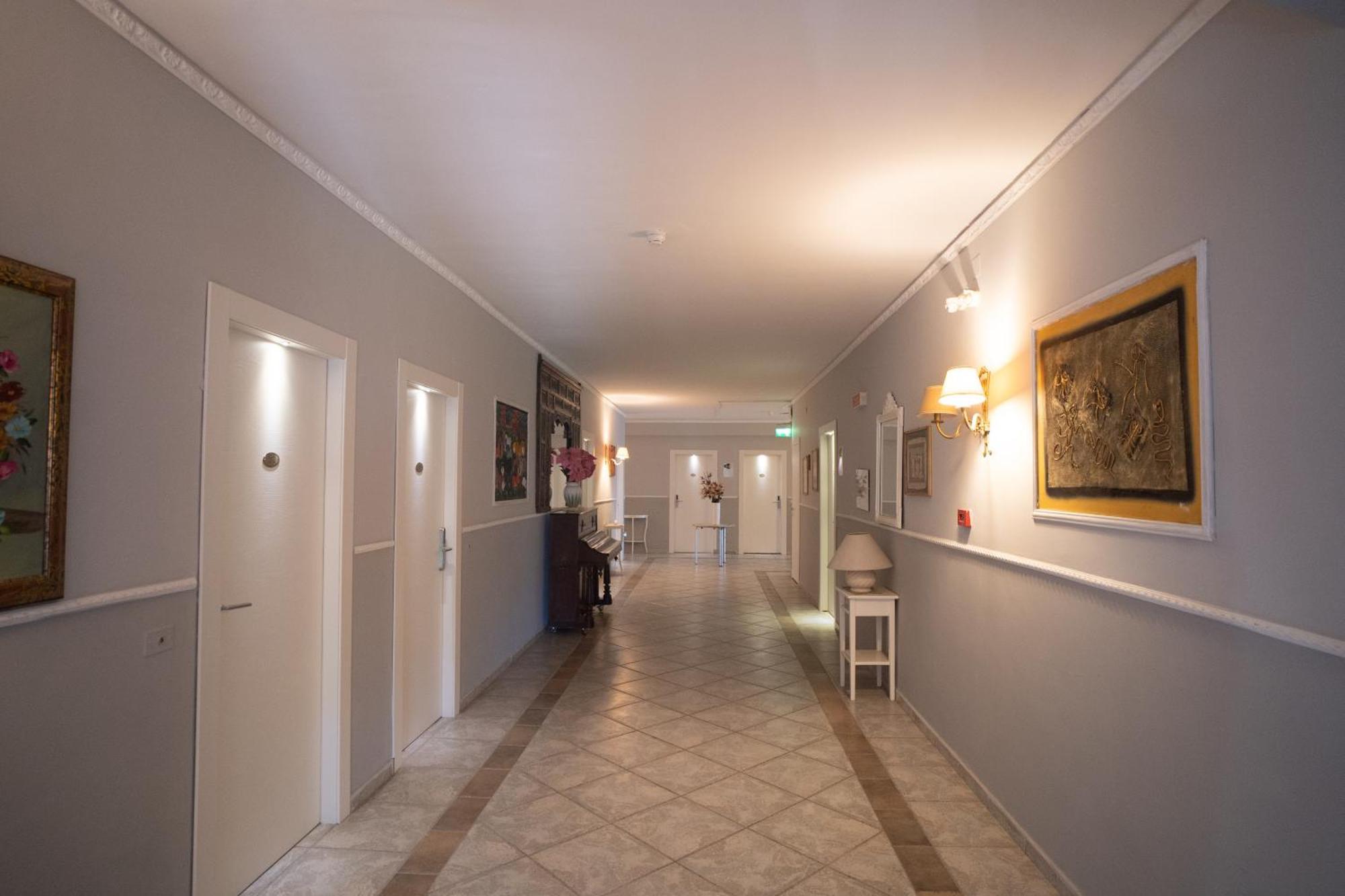 Hotel Caribe Casalnuovo Di Napoli Buitenkant foto